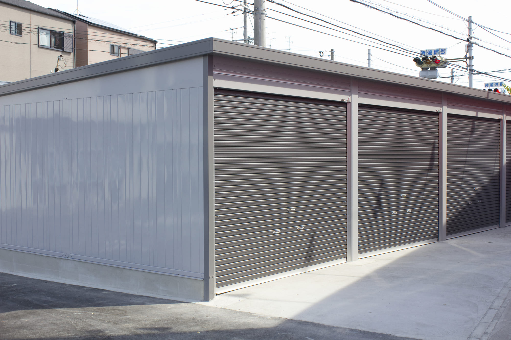 ガレージシャッターを後付けする料金相場のアイキャッチ